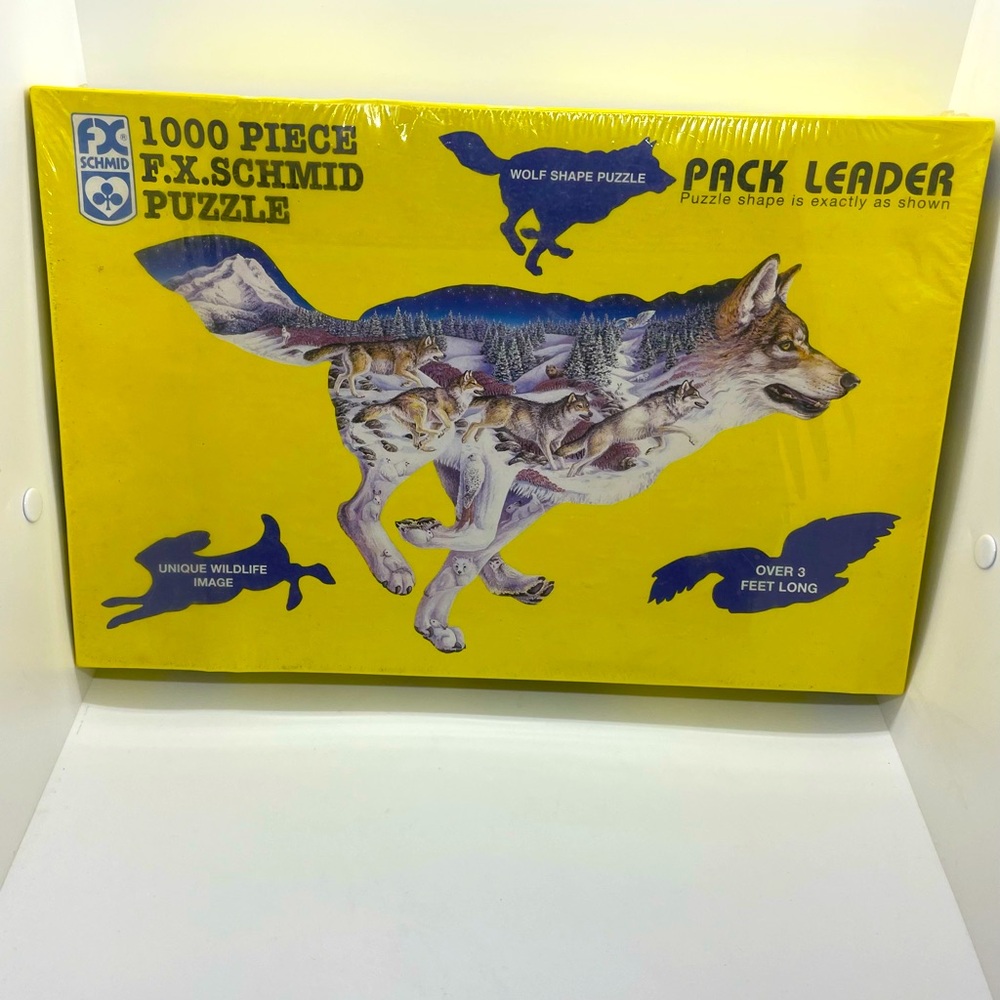 Pack Leader 1000 Piece Wolf Shape
Puzzle 3' Long  FX Schmid 1997